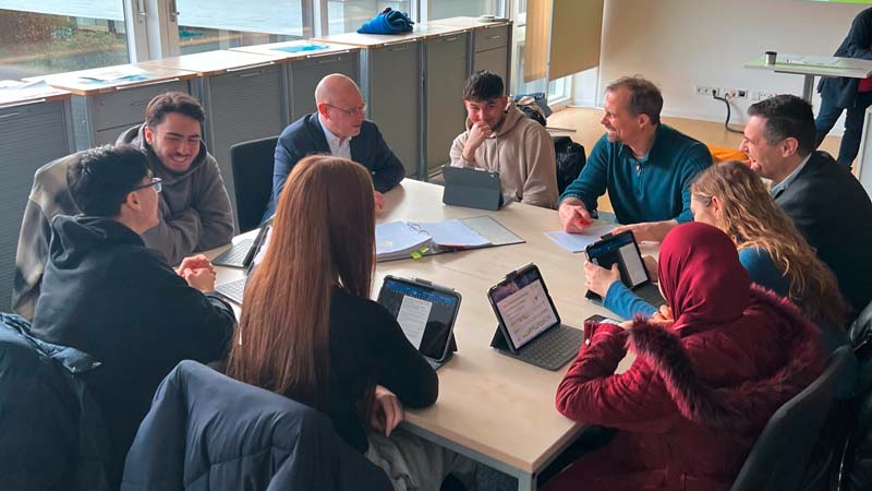 Im zweiten Jahr in Folge hieß es im Rahmen einer Klima-Projektwoche am LES in Mosbach „Herzlich Willkommen zur Klimakonferenz“, ein Lernformat im Rahmen der Bildungsoffensive der KWiN, das junge Menschen mit den Themen Umwelt, Energie und Abfall in Kontakt bringen soll.