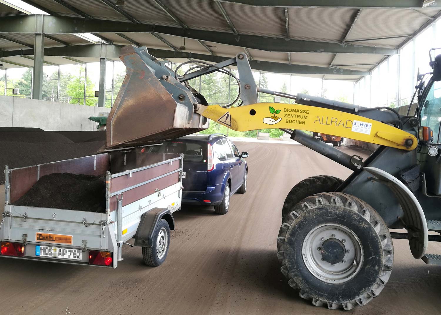 Abholung von Kompost am BMZ