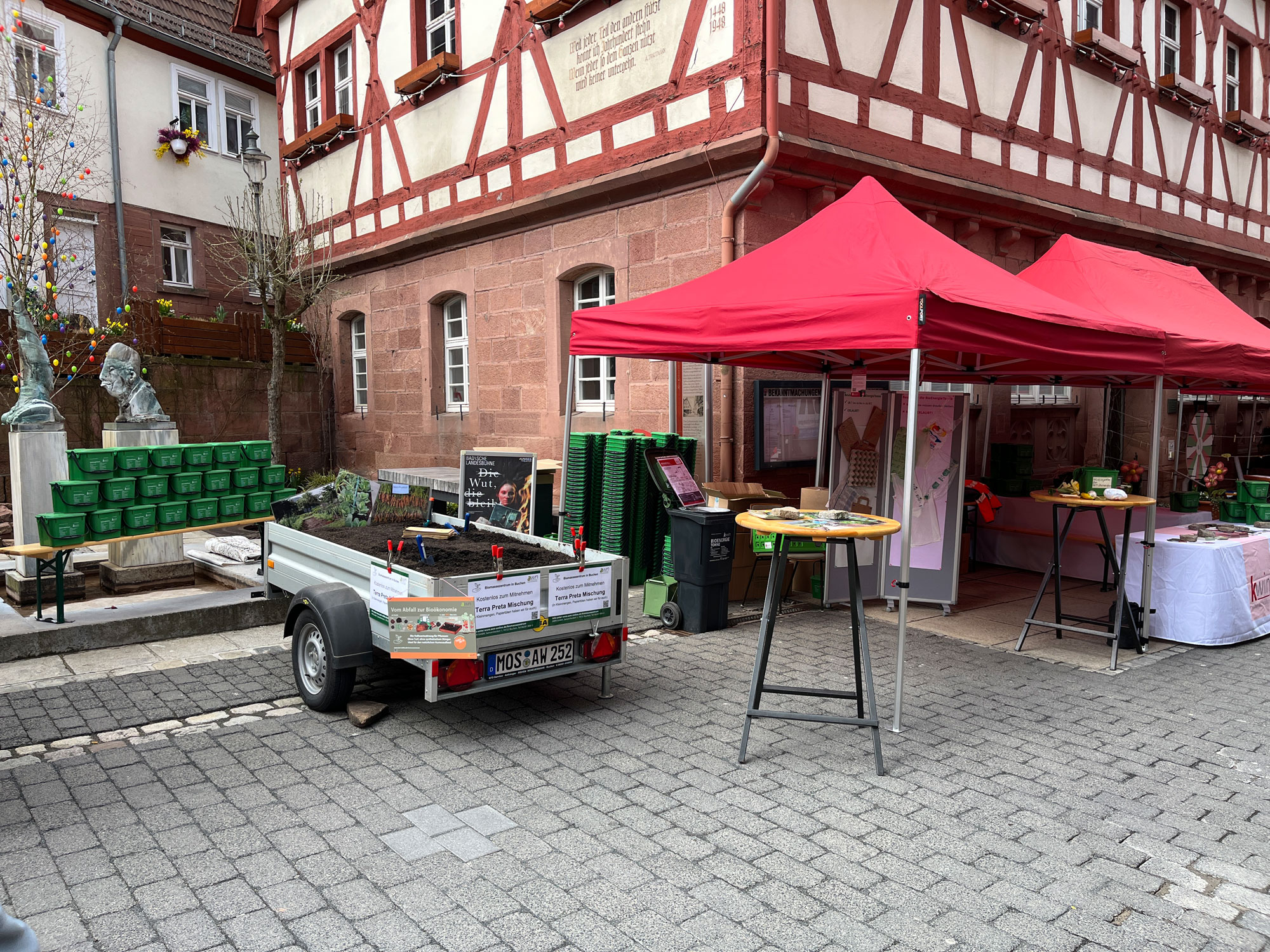 Mitmach- &amp; Infostand von KWiN und AWN Biomassezentrum auf dem diesjährigen Dürmer Frühling; Foto: KWiN